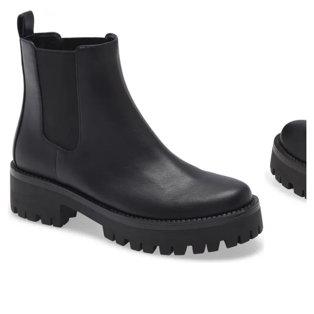 NWT Kora Lug Chelsea Boot